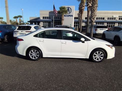 Used 2023 Toyota Corolla LE image 9