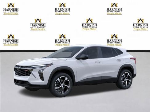 New 2026 Chevrolet Trax RS image 2