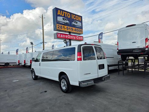 Used 2017 Chevrolet Express 3500 LT w/ LT Preferred Equipment Group image 24