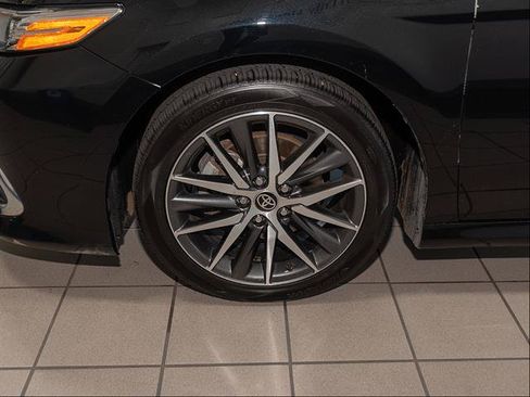 Used 2022 Toyota Camry XLE w/ Navigation Upgrade Package FWD image 6