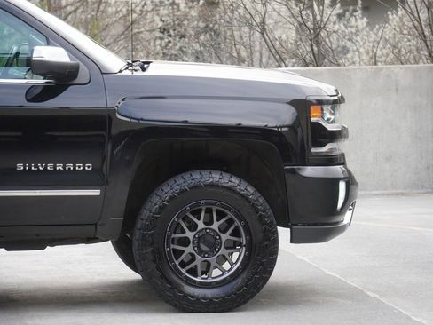 Used 2017 Chevrolet Silverado 1500 LTZ Z71 AWD/4WD image 24