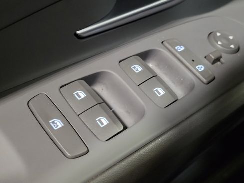 Used 2023 Hyundai Elantra SEL image 27