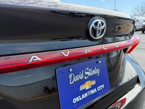 Used 2019 Toyota Avalon XLE w/ Preferred Accessory Package image 21