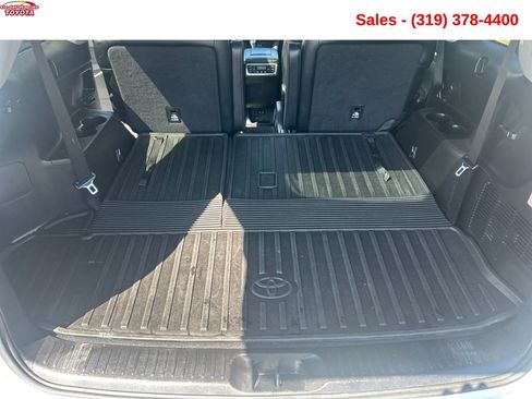 Used 2019 Toyota Highlander Limited Platinum AWD/4WD image 19