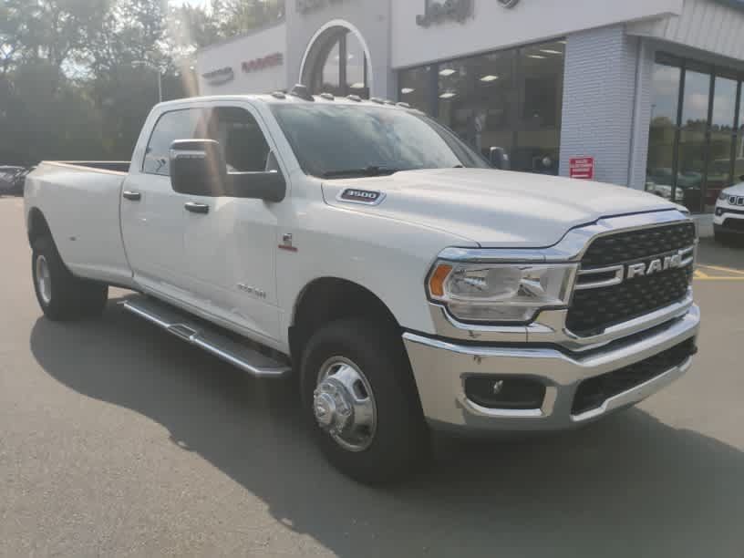 Used 2024 RAM 3500 Big Horn AWD/4WD image 3