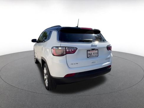 Used 2025 Jeep Compass Limited image 11