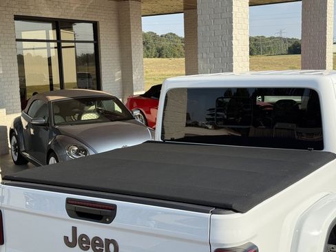 Used 2020 Jeep Gladiator Rubicon w/ Dual Top Group image 10