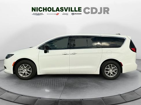 New 2025 Chrysler Voyager LX image 2