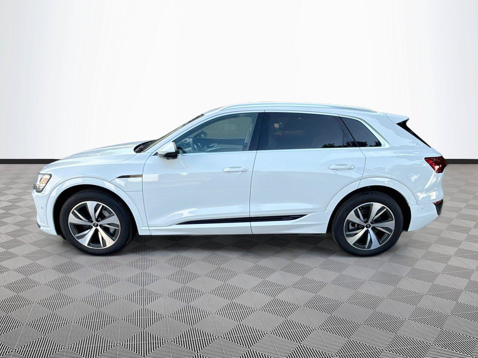 Certified 2024 Audi Q8 e-tron Premium Plus AWD/4WD image 4