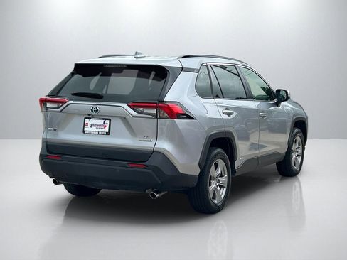 Certified 2022 Toyota RAV4 LE AWD/4WD image 5