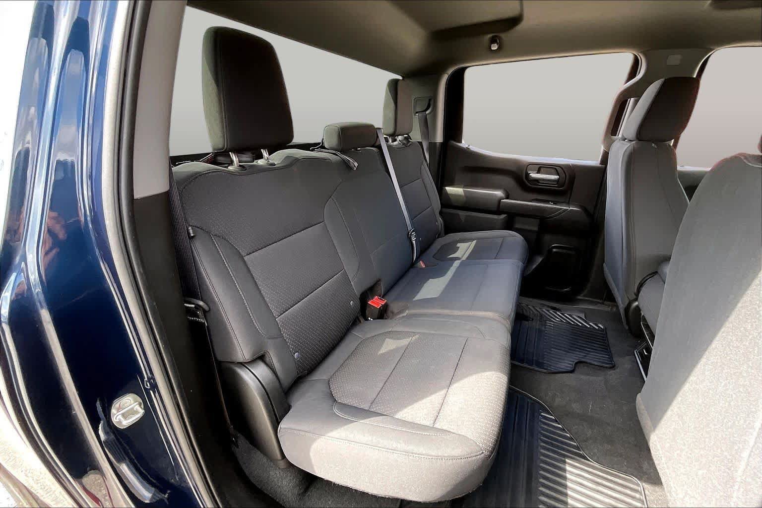 Used 2020 Chevrolet Silverado 1500 Custom w/ Custom Value Package RWD image 18