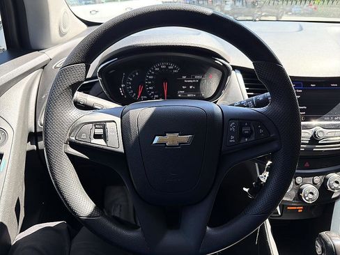 Used 2020 Chevrolet Trax LS w/ Tint and Cruise Package FWD image 17
