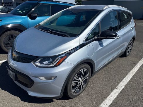 Used 2018 Chevrolet Bolt Premier w/ Driver Confidence II Package FWD image 1