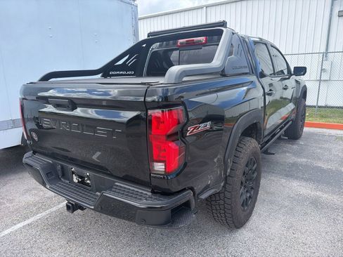 Used 2025 Chevrolet Colorado Z71 w/ Technology Package AWD/4WD image 11
