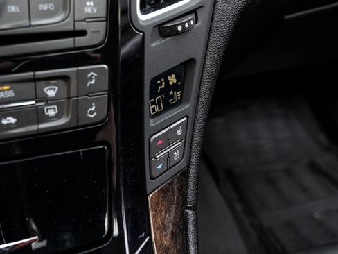 Used 2011 Cadillac CTS V image 30