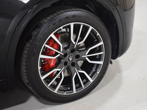 Used 2023 Maserati Grecale Modena AWD/4WD image 14