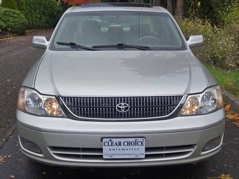 Used 2000 Toyota Avalon XLS image 7