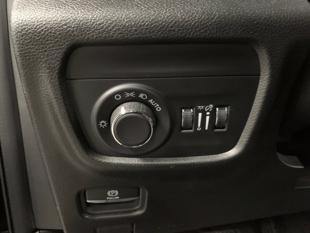 Used 2023 Jeep Grand Cherokee Altitude AWD/4WD image 18