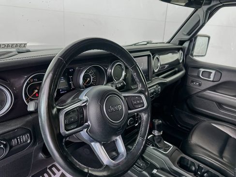 Used 2021 Jeep Wrangler Unlimited Sahara image 9