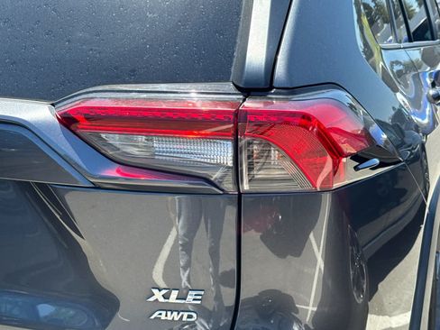 Used 2019 Toyota RAV4 XLE w/ Convenience Package AWD/4WD image 13