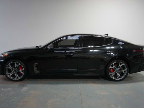 Used 2021 Kia Stinger GT2 image 2
