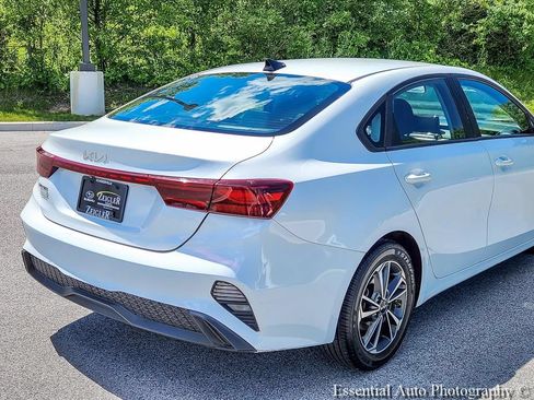 Used 2023 Kia Forte LXS FWD image 6
