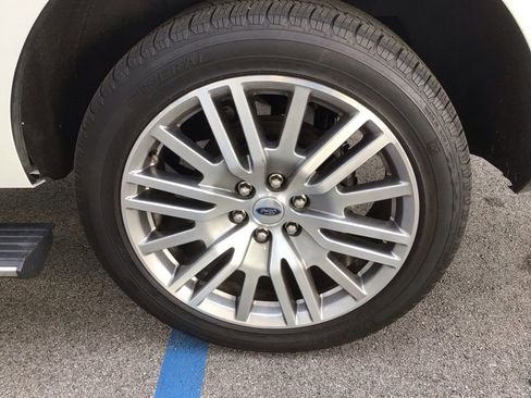 Used 2024 Ford Expedition Limited image 28