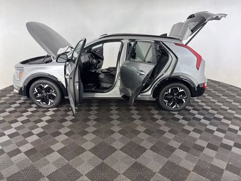 Used 2023 Kia Niro Wind w/ Wind Preserve Package FWD image 10
