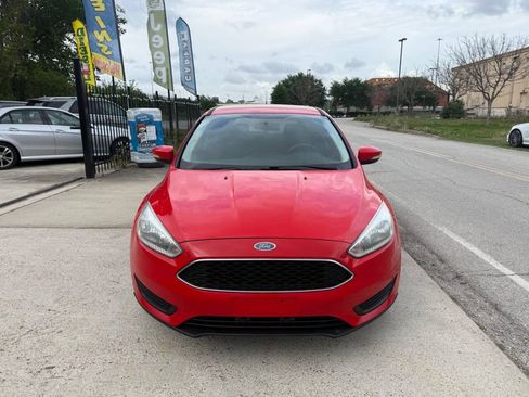 Used 2017 Ford Focus SE FWD image 3
