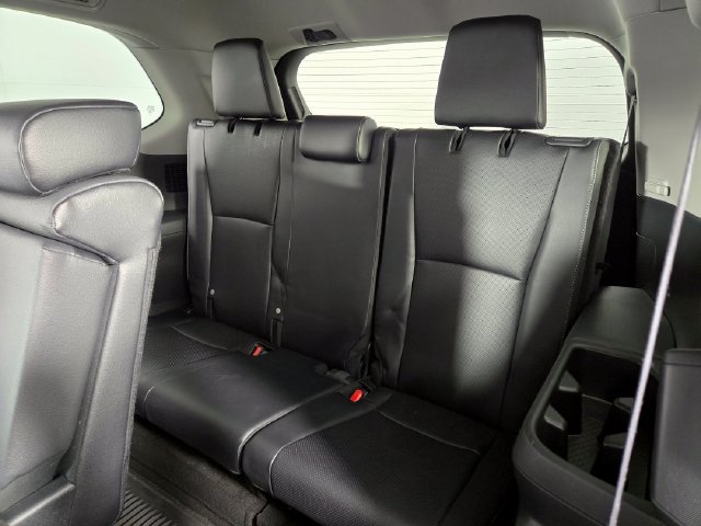 Used 2024 Toyota Grand Highlander AWD image 18