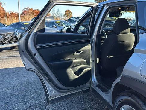 Used 2022 Hyundai Tucson SE image 28