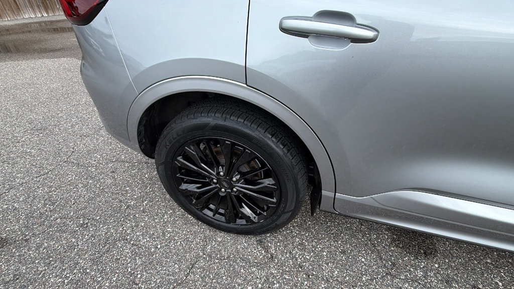 Certified 2024 Ford Escape ST-Line Elite AWD/4WD image 11