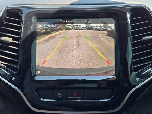 Used 2019 Jeep Cherokee Limited AWD/4WD image 23