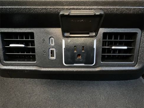 Used 2025 GMC Sierra 1500 SLT image 33