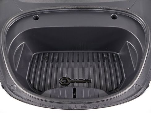 Used 2023 Tesla Model 3 Standard Range image 19