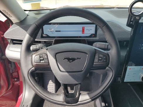 Used 2025 Ford Mustang Mach-E Premium image 17