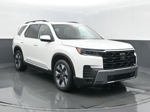 New 2026 Honda Pilot Elite image 2