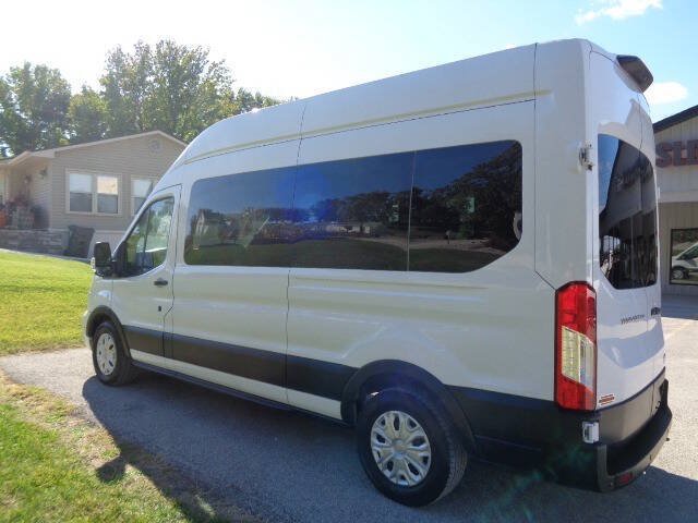 Used 2025 Ford Transit 350 XLT RWD image 3