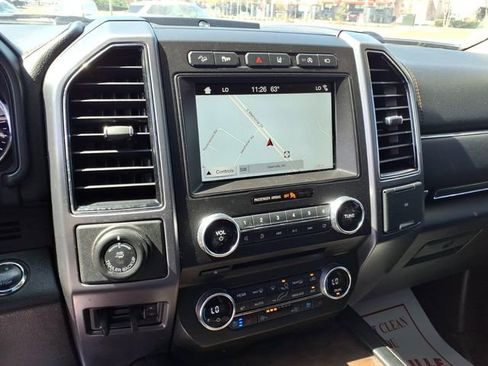 Used 2018 Ford Expedition Platinum image 19