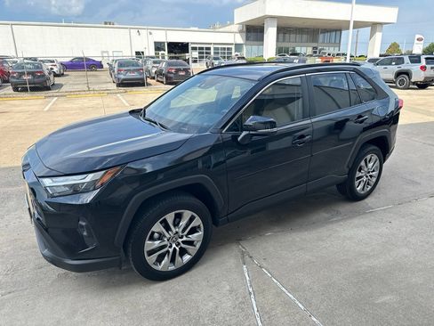 Used 2025 Toyota RAV4 XLE Premium FWD image 1