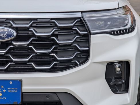 New 2026 Ford Explorer Platinum image 8