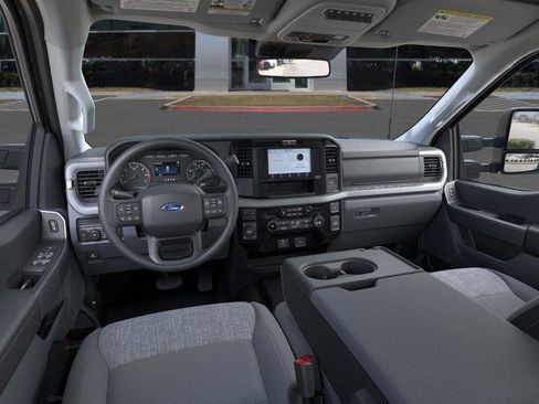 New 2026 Ford F250 XLT w/ FX4 Off-Road Package image 9