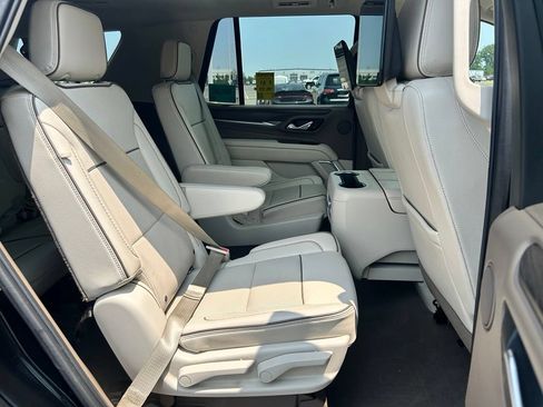 Used 2021 GMC Yukon Denali w/ Denali Ultimate Package AWD/4WD image 16
