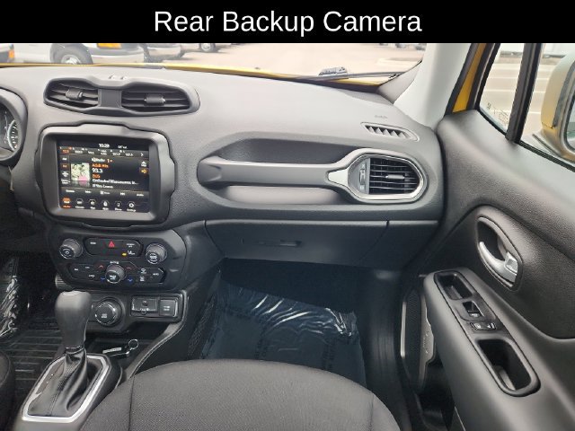 Used 2023 Jeep Renegade Latitude w/ Sun & Fun Group AWD/4WD image 23