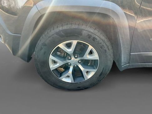 Used 2016 Jeep Cherokee Trailhawk w/ Leather Interior Group image 15