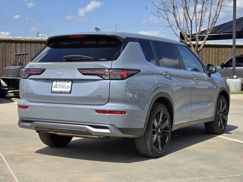 New 2026 Mitsubishi Outlander SE AWD/4WD image 4