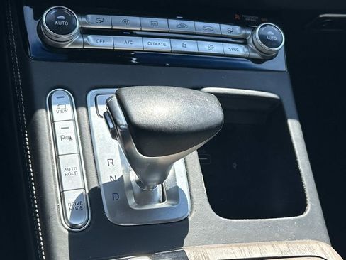 Used 2021 Genesis G90 3.3T Premium RWD image 31