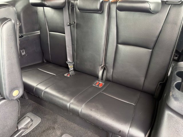 Used 2021 Toyota Highlander XLE AWD/4WD image 21