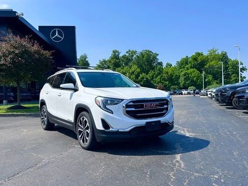 Used 2019 GMC Terrain SLT w/ Preferred Package FWD image 1