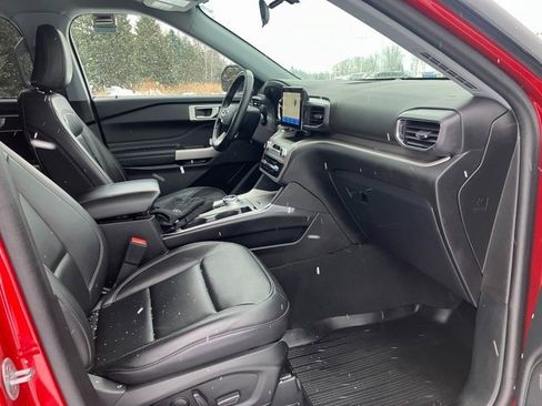 Used 2023 Ford Explorer XLT w/ Equipment Group 202A image 16